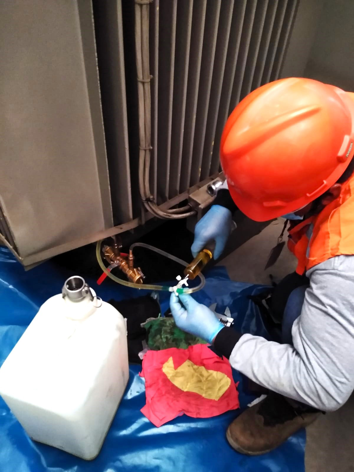 Purificación de aceite dieléctrico